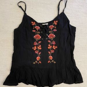 Eyeshadow by BKE Tank